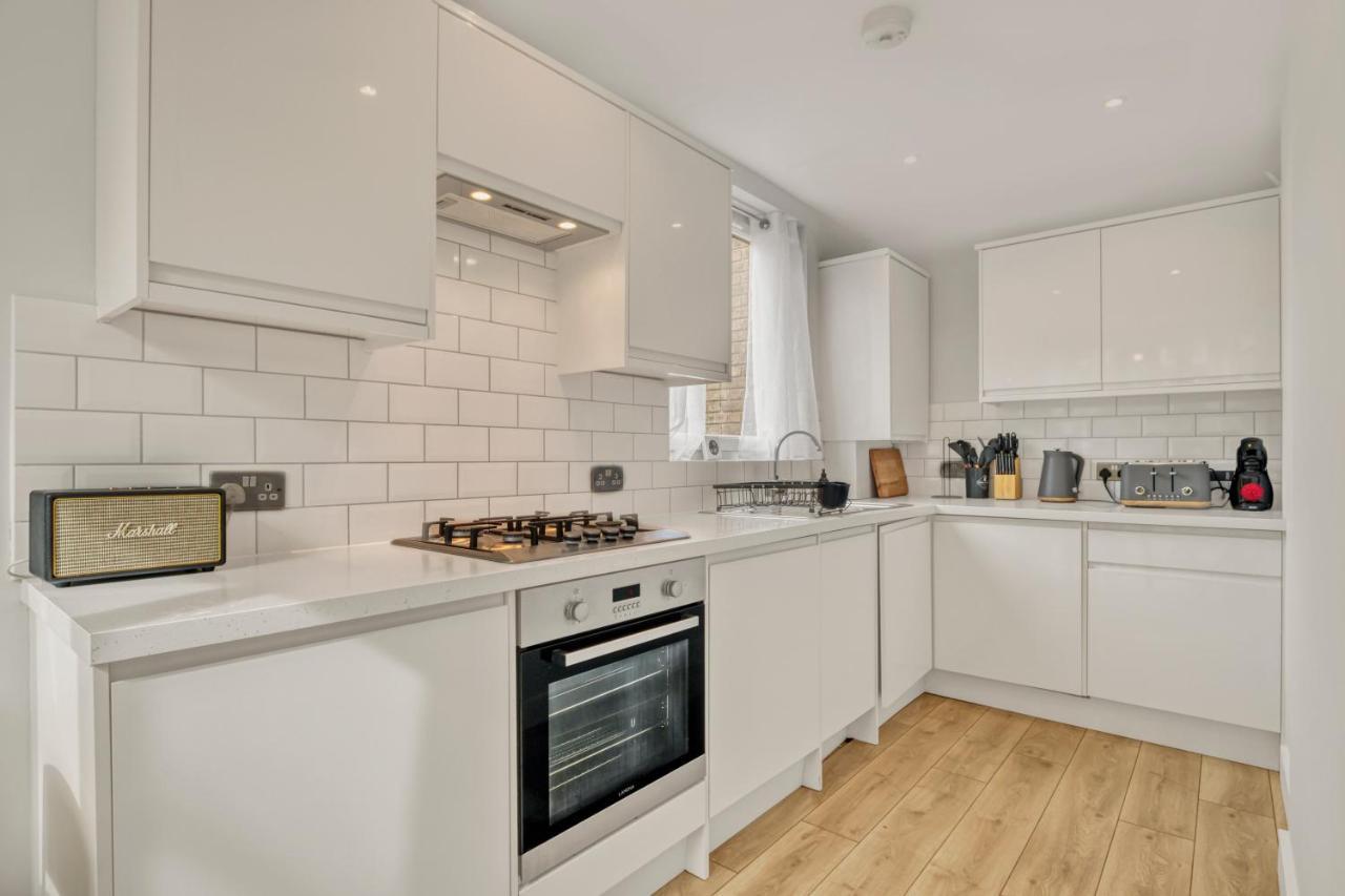 Homely 1Bed Apartment Vauxhall Londra Exterior foto